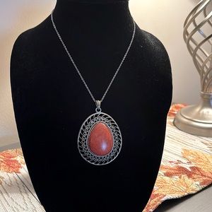 Pendant necklace